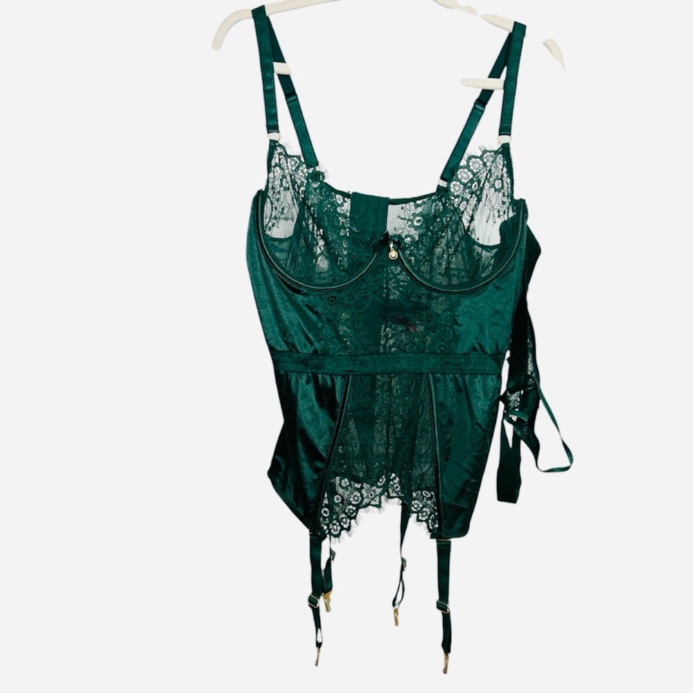 Elegant Green Lace Bustier & Panty
